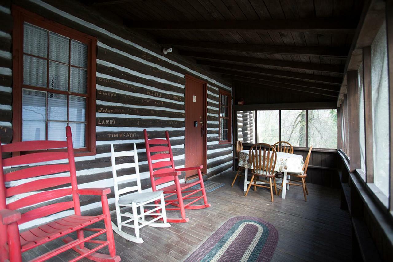 Pine Gables Cabins Villa Lake Lure Exteriör bild