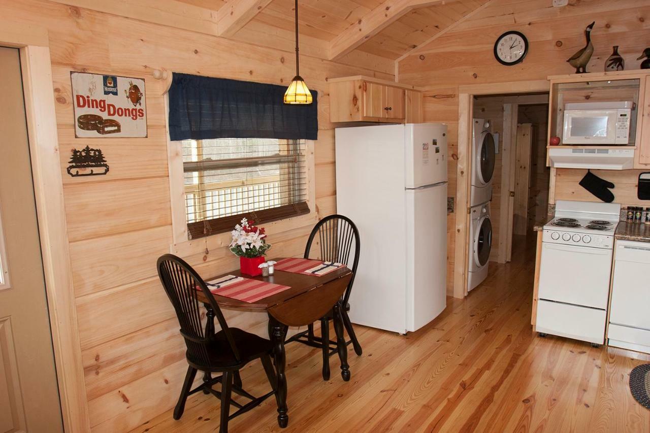 Pine Gables Cabins Villa Lake Lure Exteriör bild